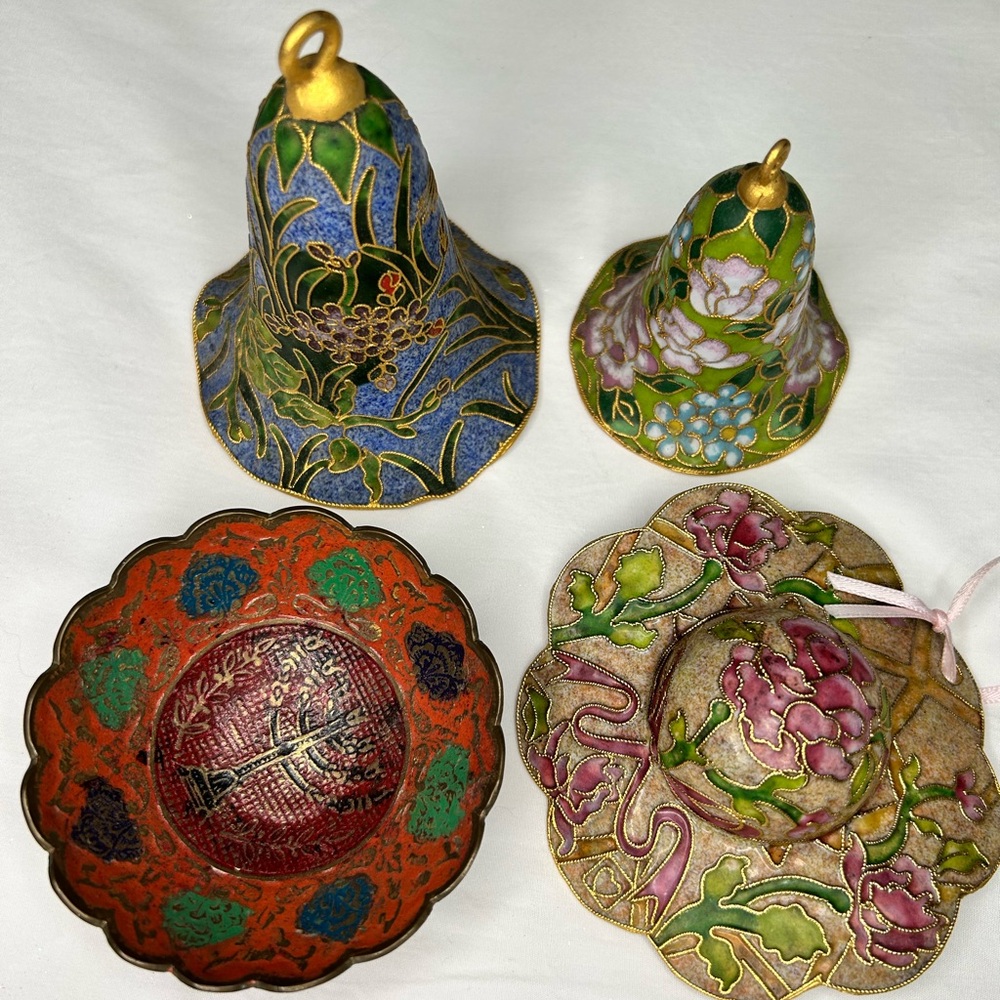 4 Piece Set Vintage Cloisonne Enamel On Copper Bells Hat Ornament Trinket Dish.